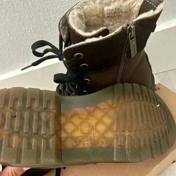 Dr. Martens woman’s dark brown airwair boots size 5 - Picture 2 of 12